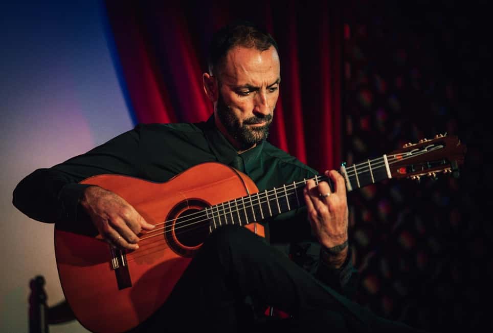 imagen n.º 7 de Granada: Espectáculo Flamenco Tradicional de 1 Hora en Palacio actividad en Granada, subida por el proveedor