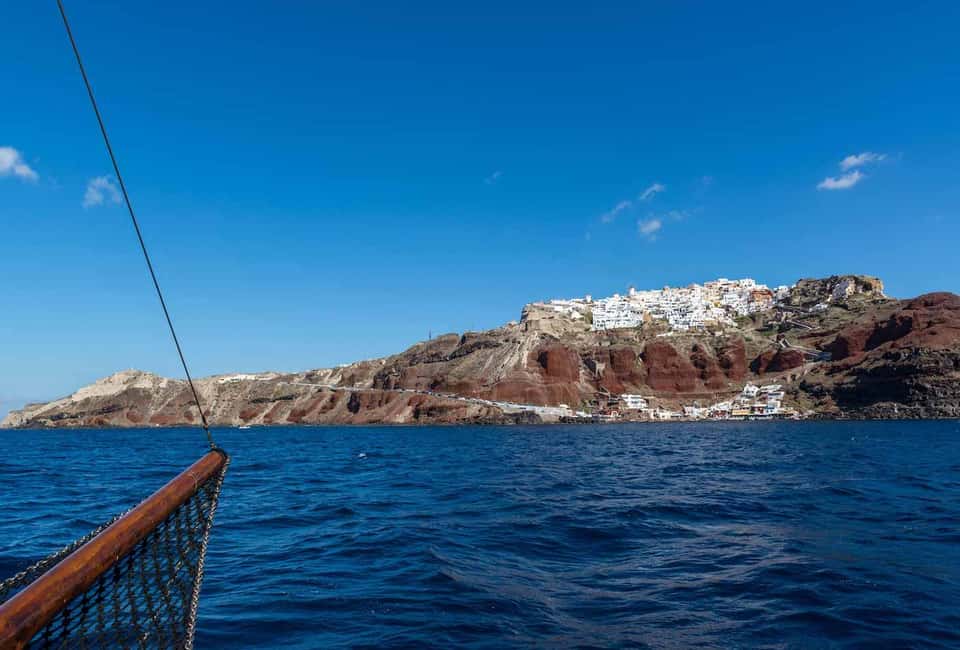 Immagine nº 23 di Porto di Santorini: Crociera al vulcano, alle sorgenti termali e a Thirassia attività a Fira, caricata dal fornitore