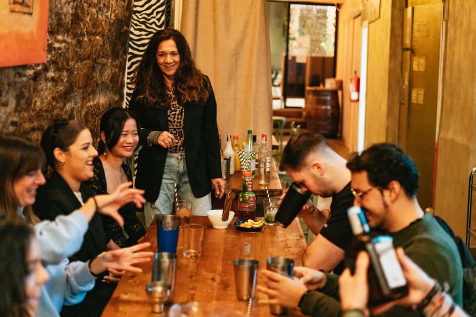 Bild Nr. 2 von Barcelona: Cocktail-Meisterkurs vom Mixologen mit Tapas Aktivität in Barcelona, hochgeladen vom Anbieter