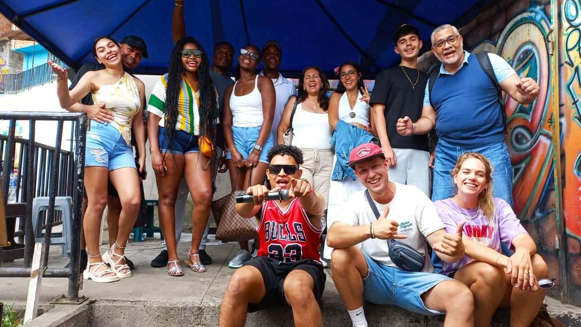 imagem n.29 de Medellín: Tour de grafite na Comuna 13 com comida de rua e teleférico atividade em Medellín, carregada pelo fornecedor