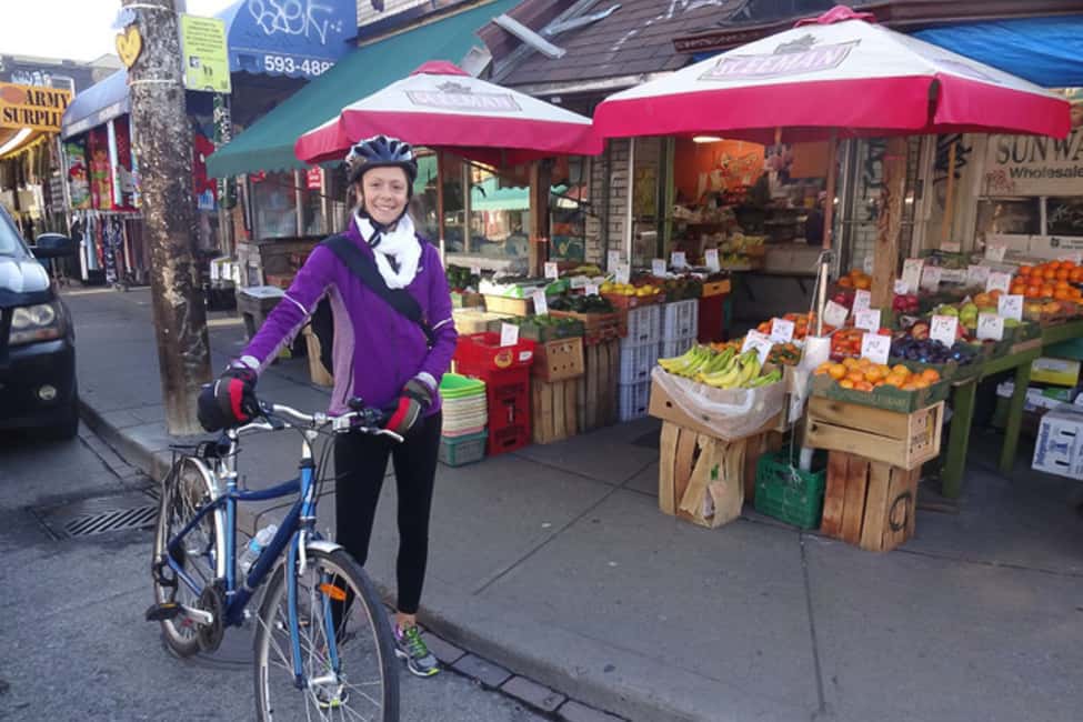 imagen n.º 11 de Toronto: Recorrido en bici de 3,5 horas por el corazón del centro de la ciudad actividad en Toronto, subida por el proveedor