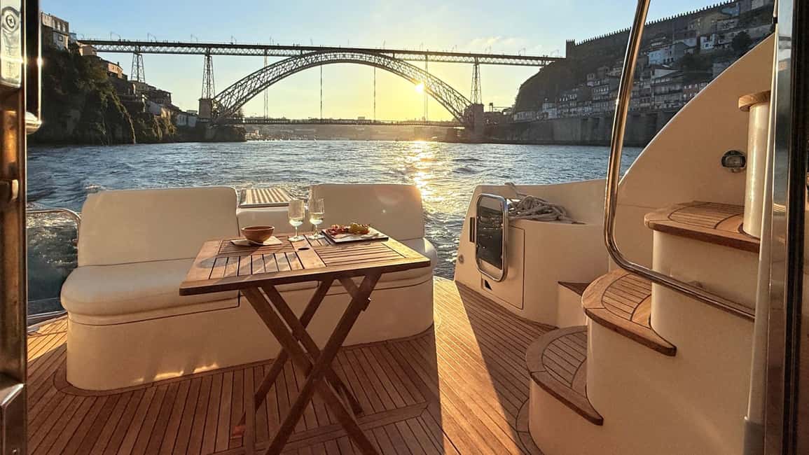 image n.13 of Porto: 6 Bridges Yacht Cruise with Wine & Snacks activity in Vila Nova de Gaia, uploaded by supplier