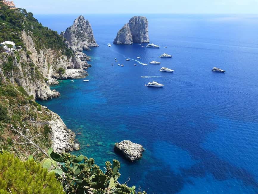 image n.5 of Capri private boat tour from sorrento on Gozzo 35 activity in Anacapri, uploaded by supplier