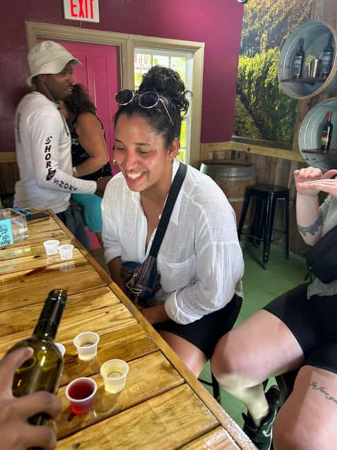 Image N°9 de Nassau : Visite culinaire en scooter électrique avec dégustation de mets et de boissons locales activité à Nassau, Bahamas, publiée par le prestataire