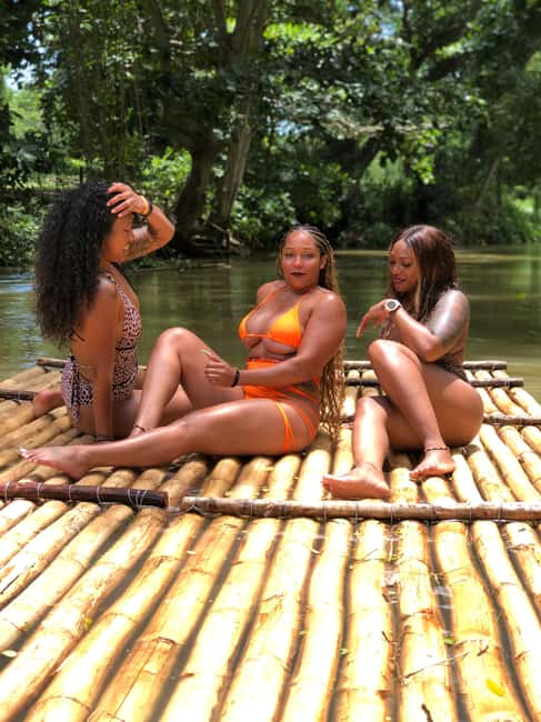 imagem n.4 de Montegobay: Passeio de rafting com massagem calcária atividade em Montego Bay, carregada pelo fornecedor