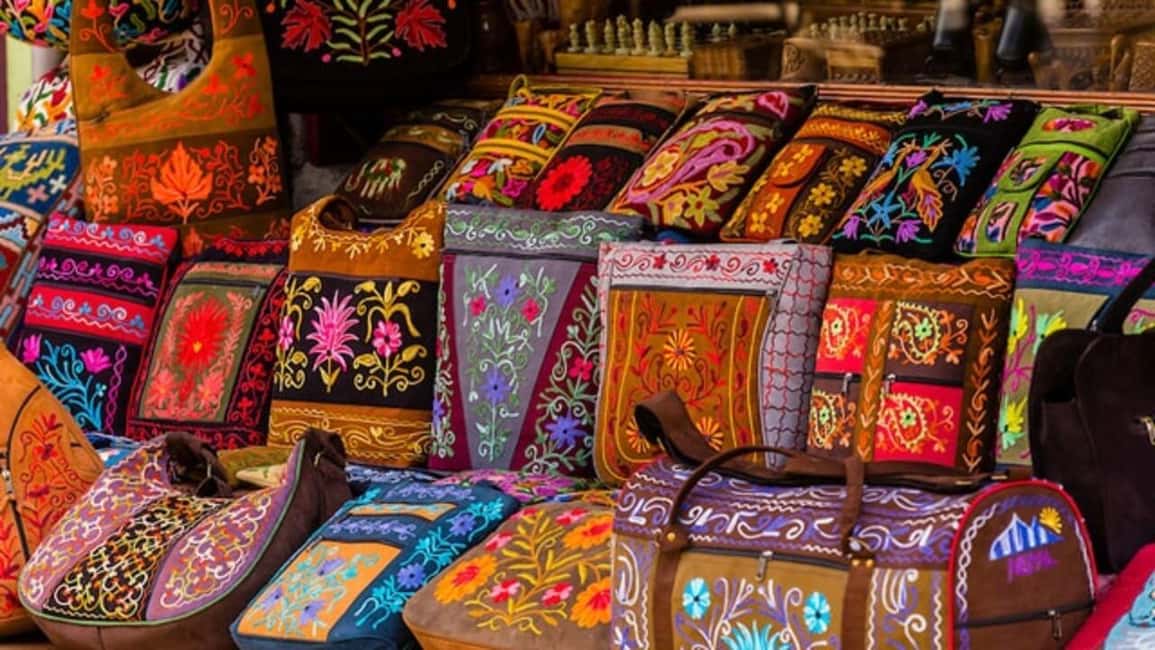 image n.2 of From Delhi/Agra/Jaipur: Half day private shopping tour. activity in New Delhi, uploaded by supplier