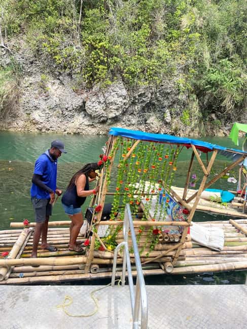 imagem n.5 de Ocho Rios : Bamboo River Rafting em Ocho Rios Jamaica. atividade em Clarendon, carregada pelo fornecedor