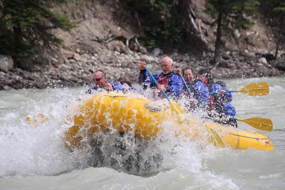 imagem n.7 de Parque Nacional de Jasper: Rafting de 2 horas em águas brancas atividade em Colúmbia Britânica, carregada pelo fornecedor