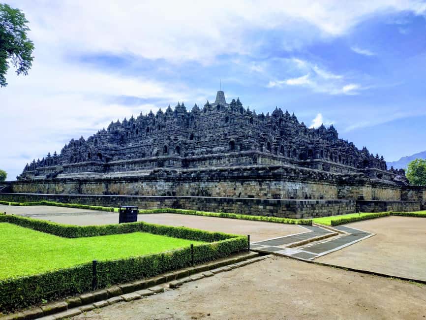 image n.5 of From Yogyakarta : One Day Tour Borobudur and Prambanan activity in Yogyakarta, uploaded by supplier