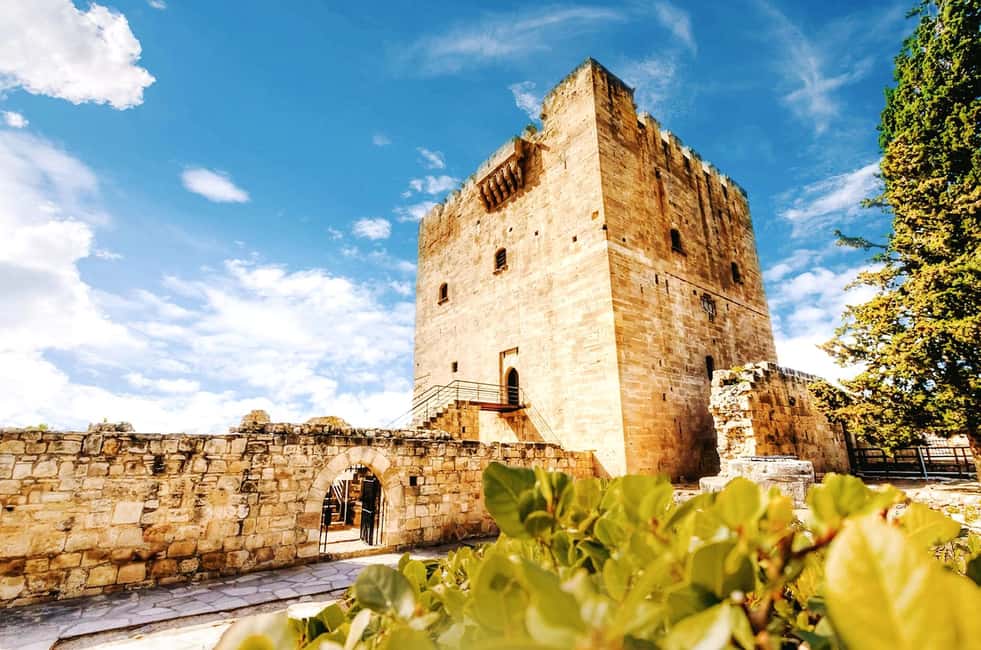Image N°1 de Au départ de Paphos : Voyage à Limassol avec Kourion et le château de Kolossi activité à Kolóssi, publiée par le prestataire