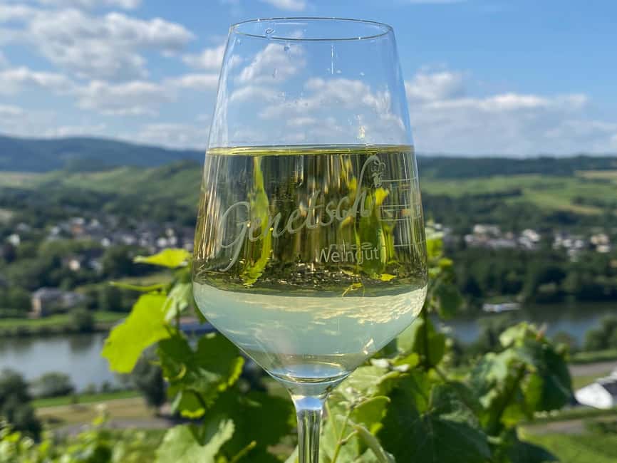 image n.2 of Lieser: covered wagon ride, the rolling wine tasting with picnic basket activity in Bernkastel-Kues, uploaded by supplier