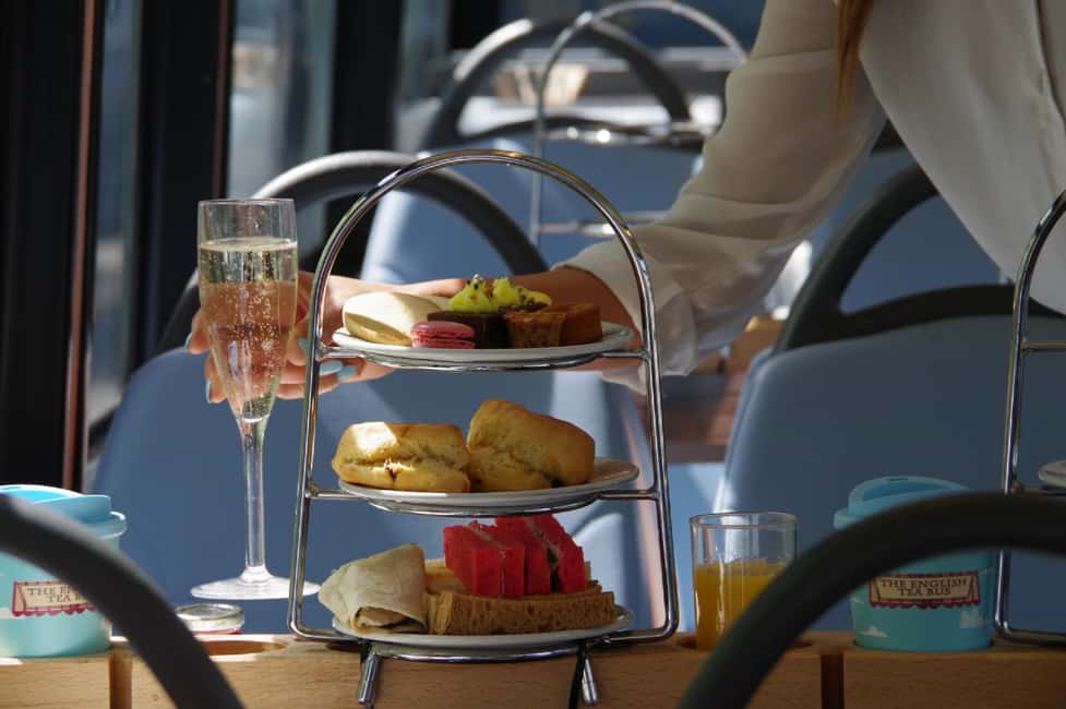 Bild Nr. 3 von London: Afternoon Tea Bus mit einem Glas Prosecco Aktivität in London, hochgeladen vom Anbieter