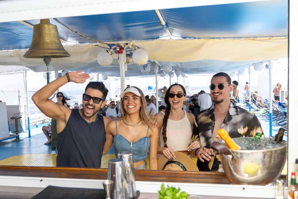 afbeelding n.5 van Athene: eilandcruise met zwemmen. DJ, lunch en drankjes inbegrepen. activiteit in Centraal-Griekenland, geüpload door aanbieder