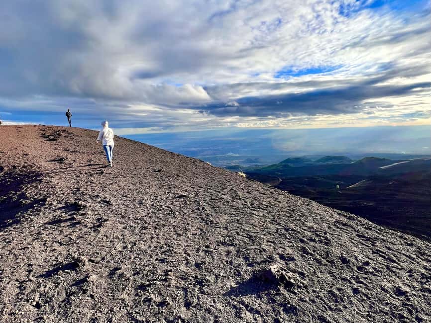 imagen n.º 16 de Catania: Excursión al atardecer en el Etna con servicio de recogida y regreso actividad en Catania, subida por el proveedor