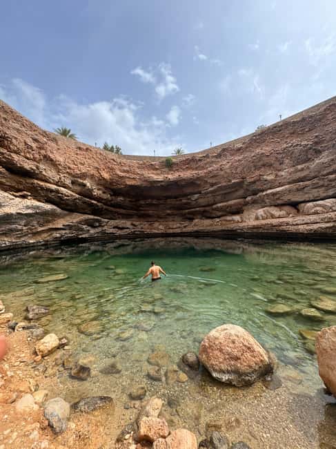 Obraz nr 22 z atrakcji Muscat: Prywatna wycieczka po Wadi Shab i Bimmah Sinkhole + bezpłatny lunch w Al-Mintakat asz-Szarkijja, przesłany przez organizatora