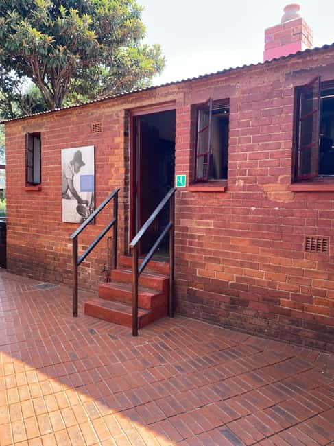 imagem n.2 de Joanesburgo: Excursão de 1 dia com o Soweto e o Museu do Apartheid atividade em Joanesburgo, carregada pelo fornecedor