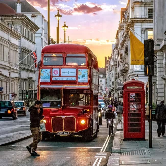 Image N°4 de Londres : Visite en bus du Gin et du thé de l'après-midi avec audioguide activité à Londres, publiée par le prestataire
