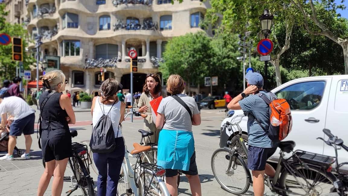 サプライヤーによってアップロードされた、バルセロナのバルセロナ：自転車またはeバイクツアー、主要観光スポットと現地の洞察の画像#6