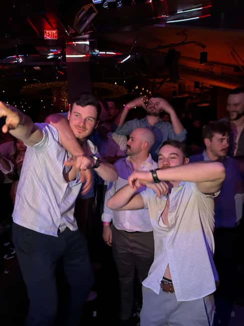 image n.4 of Las Vegas: Club Crawl and Party Bus with Free Drinks activity in Las Vegas, uploaded by supplier