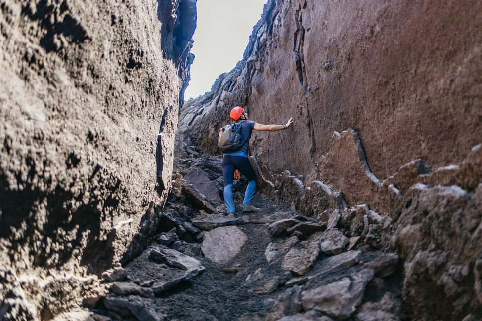 afbeelding n.3 van Etna: trektocht naar de topkraters met vulkaangids 3350 m activiteit in Catania, geüpload door aanbieder