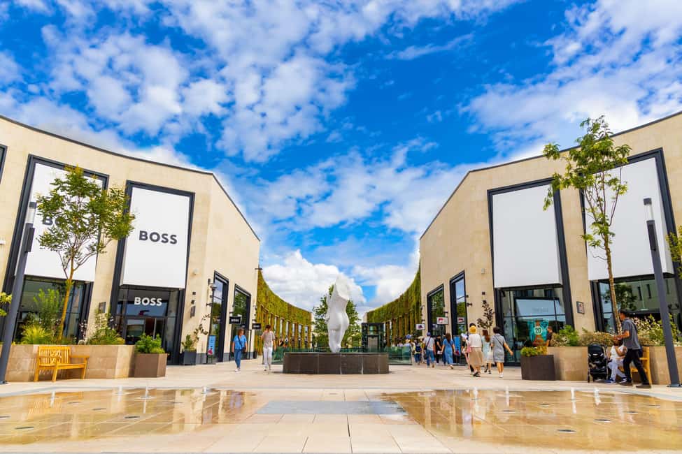 imaginea n.6 a activității Din Paris: Centrul McArthurGlen și vizită la casa lui Monet din Giverny în Paris, încărcată de organizator