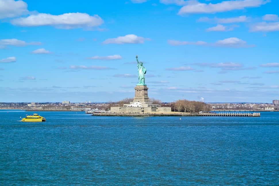 image n.16 of New York City: Statue of Liberty & Ellis Island Guided Tour activity in New York City, uploaded by supplier