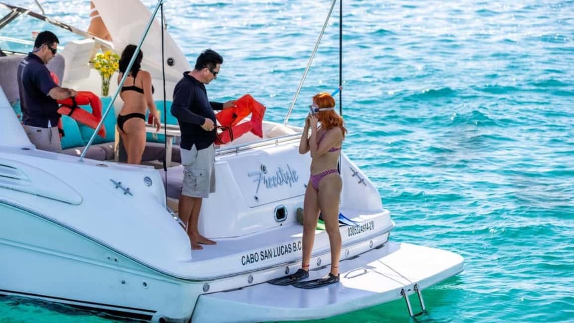 image n.3 of La Paz: Day Cruise & Snorkelling (w/sea lions) Food & Drinks activity in Baja California Sur, uploaded by supplier