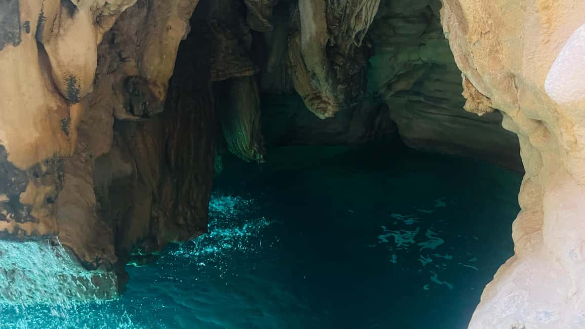 Immagine nº 45 di Muscat: escursione di un'intera giornata a Wadi Shab, grotta romantica e sinkhole attività a Regione al-Sharqiyya, caricata dal fornitore