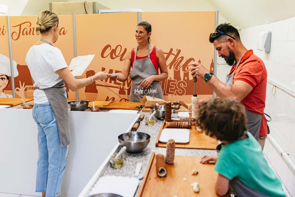 Image N°15 de Budapest : Atelier de fabrication de gâteaux à la cheminée hongroise dans le centre ville activité à Budapest, publiée par le prestataire