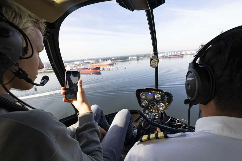 image n.7 of Amsterdam: Private Helicopter Tulip tour from Heliport AMS activity in Amsterdam, uploaded by supplier