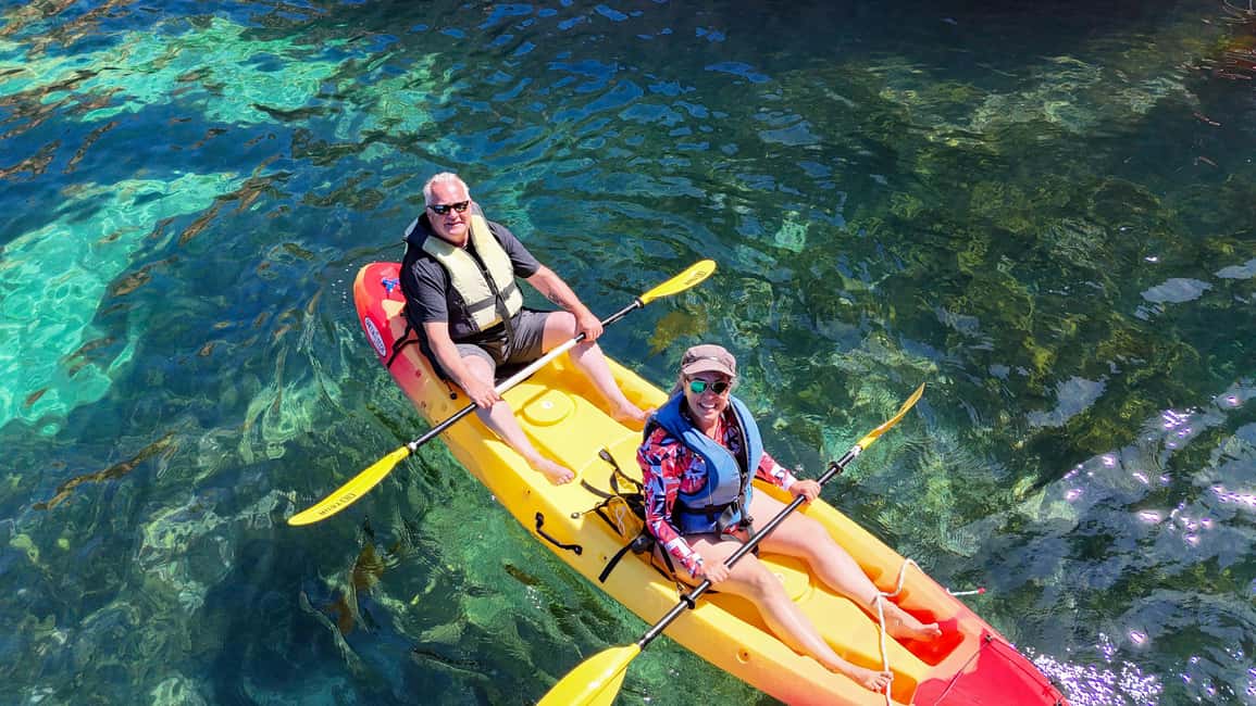 imagen n.º 4 de Desde Lagos: Excursión en kayak desde catamarán por las cuevas de Ponta da Piedade actividad en Lagos, Portugal, subida por el proveedor