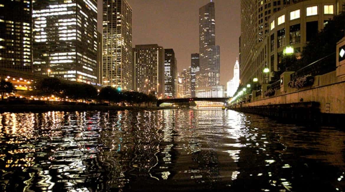 imagen n.º 4 de Chicago: tour nocturno en kayak por los fantasmas y gánsteres actividad en Chicago, subida por el proveedor