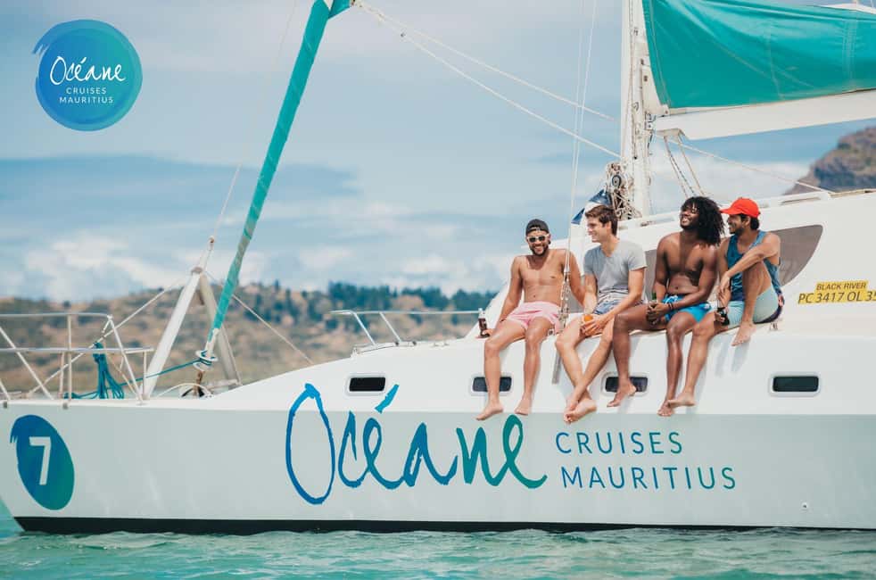 Image N°1 de Ile aux Benitiers : Croisière partagée d'une journée en catamaran et déjeuner activité à Maurice, publiée par le prestataire