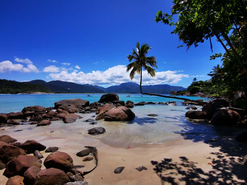 image n.7 of Ilha Grande: 360° Circumnavigation Speed Boat Tour - 8h activity in Vila do Abraão, uploaded by supplier