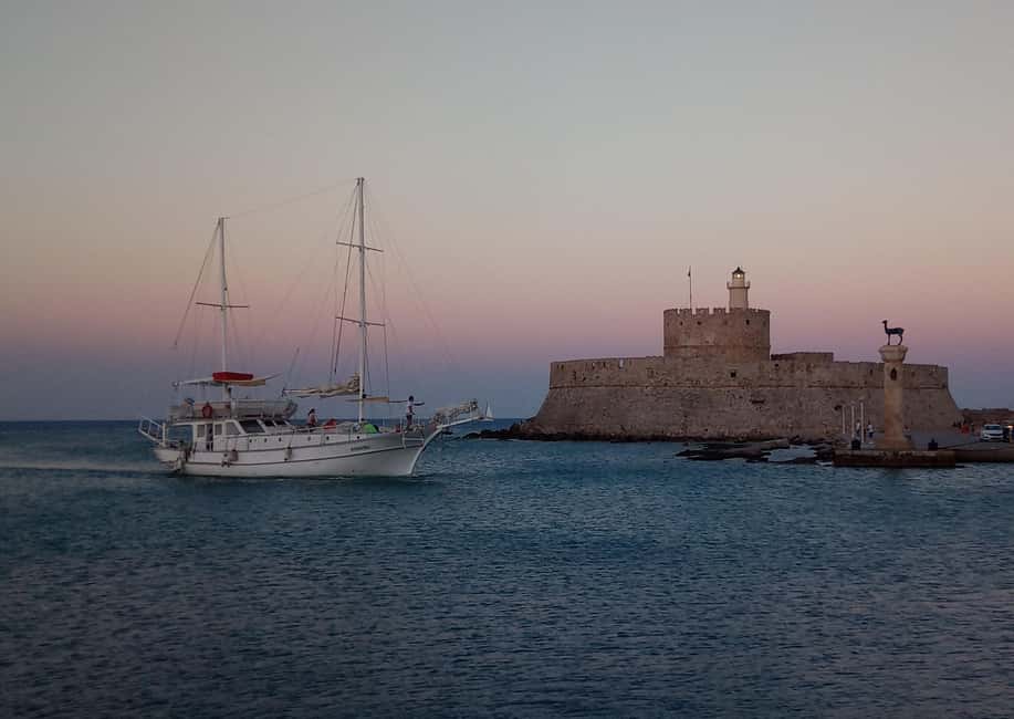 image n.12 of Rhodes: Sunset Cruise with Open Bar, Dinner, & Live Music activity in Dodecanese, uploaded by supplier