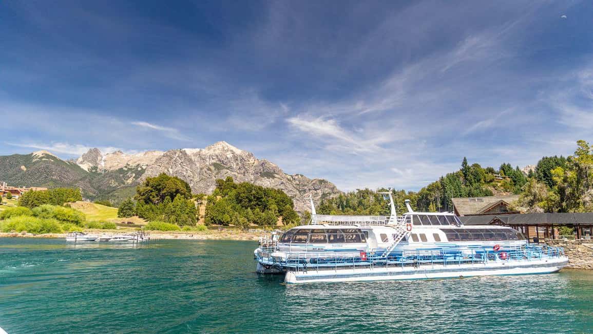 imagem n.7 de De Bariloche: Barco até Ilha Victoria e Bosque Arrayanes atividade em Região dos Lagos, Argentina, carregada pelo fornecedor