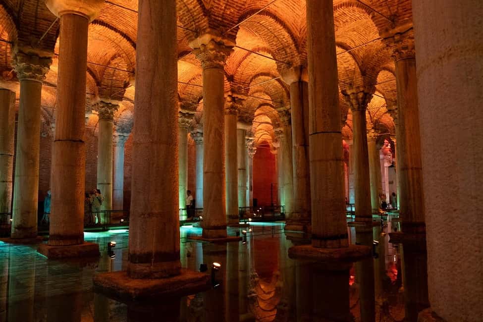 kuva n.13/Istanbul: Topkapin, Hagia Sofian ja basilika Cisternan kierros aktiviteetista Istanbul, jonka toimittaja on ladannut