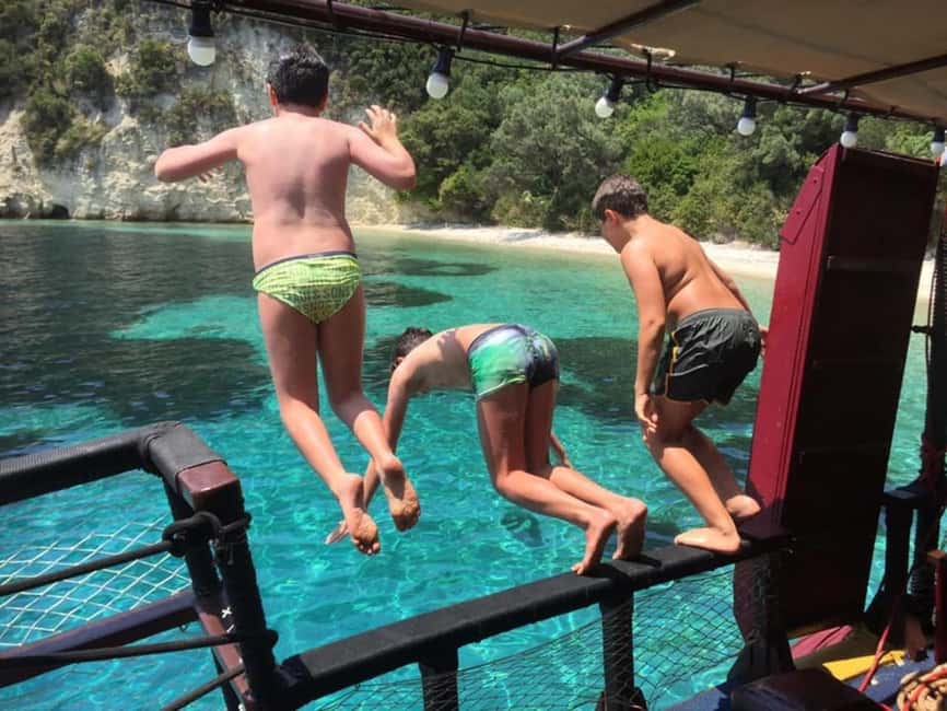 afbeelding n.9 van Nydri: zeilen door de geschiedenis. Dagelijkse cruise met strandbarbecue activiteit in West-Griekenland, geüpload door aanbieder