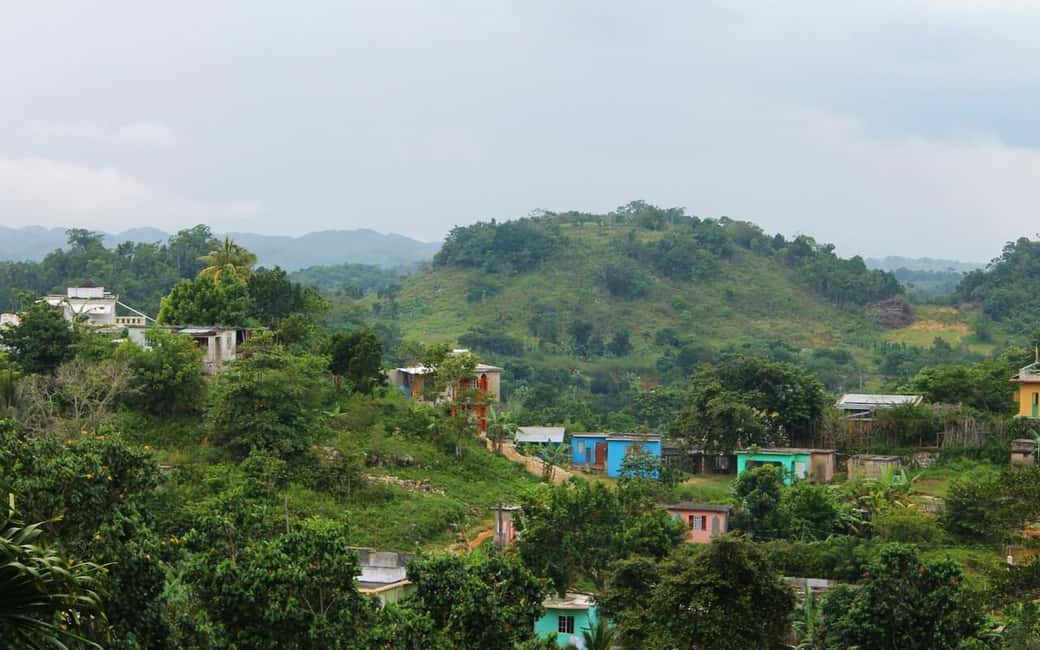 imagem n.8 de Montego Bay: Excursão de Bob Marley a 9 Mile, St. Ann atividade em Clarendon, carregada pelo fornecedor