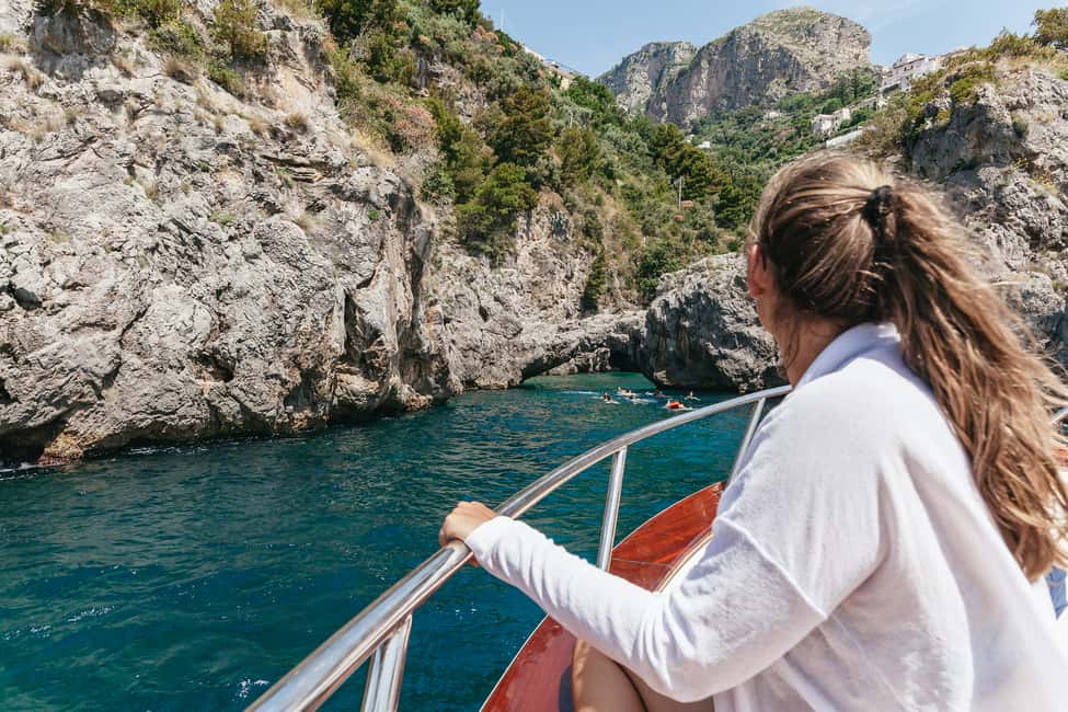 Image N°10 de Au départ de Sorrente : Excursion d'une journée en bateau à Amalfi et Positano activité à Campanie, publiée par le prestataire