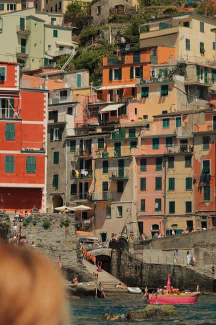 Immagine nº 4 di La Spezia: tour in barca al tramonto sulle Cinque Terre con aperitivo attività a La Spezia, caricata dal fornitore