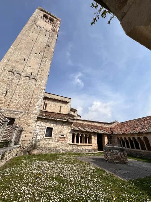 Immagine nº 35 di Il tour completo dell'Amarone: 2 cantine, pranzo e approfondimento sull'Amarone attività a Verona, caricata dal fornitore