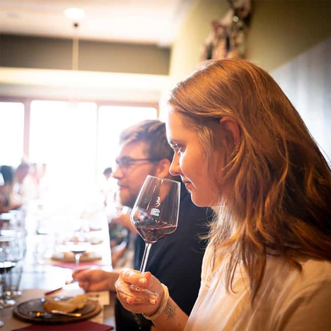 Immagine nº 2 di Chianti: Degustazione di vini, olio d'oliva e aceto di prima qualità attività a Monteriggioni, caricata dal fornitore