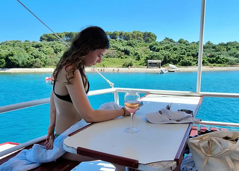 billede nr.8 af aktiviteten Split: All-inclusive 3 øer og krydstogt i den blå lagune i Dalmatien, uploadet af udbyder
