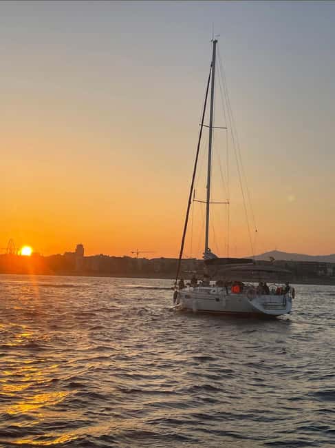 Immagine nº 6 di Barcellona: gita in barca con cava in un'incredibile barca a vela attività a Barcellona, caricata dal fornitore
