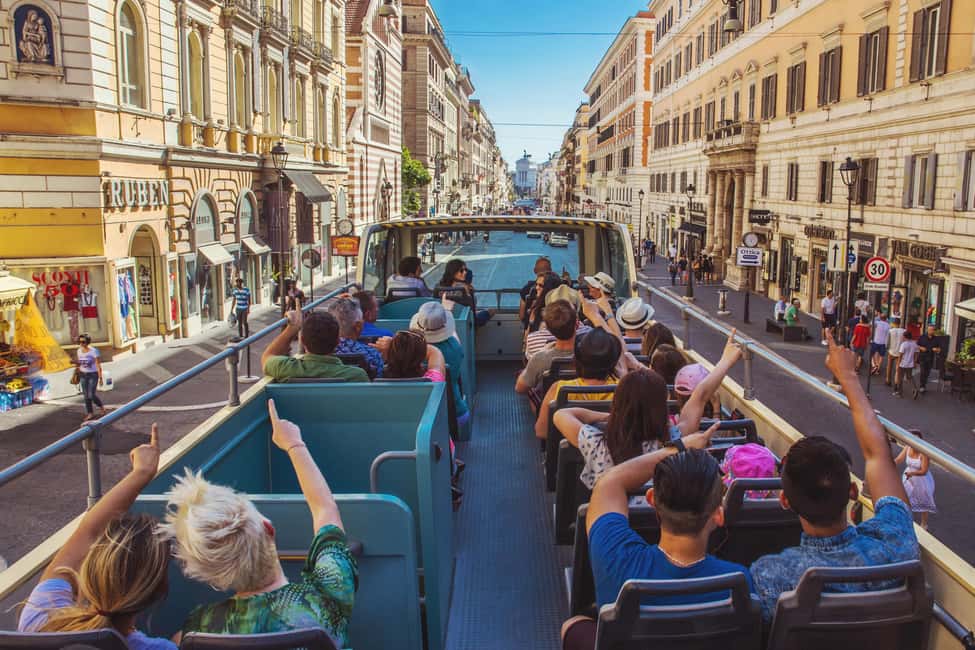 imagem n.5 de Roma: Autocarro hop-on hop-off e transfer opcional para o porto de cruzeiros atividade em Roma, carregada pelo fornecedor