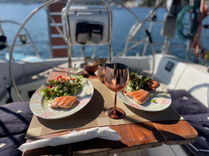 image n.27 of Alcudia: Sailing Yacht Excursion with Wine & Tapas activity in Balearic Islands, uploaded by supplier