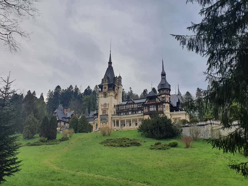 billede nr.7 af aktiviteten Peleș Slot, Bran Slotte og Brasov By - Privat tur i Sinaia, uploadet af udbyder