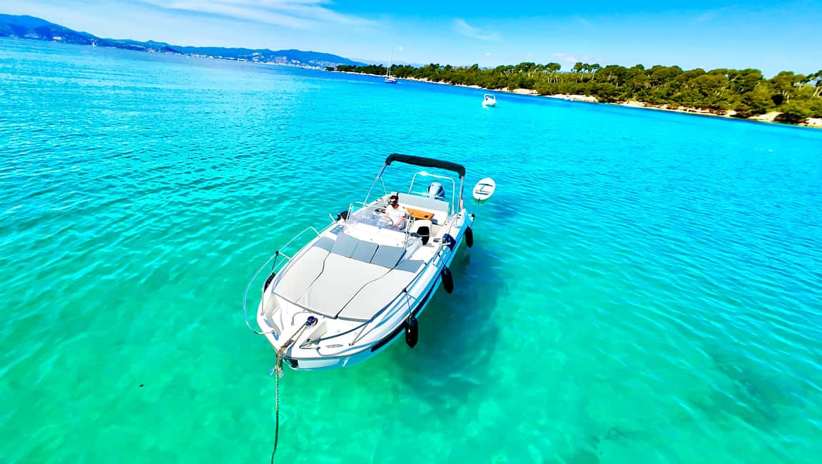 Image N°1 de Cannes : Excursion en bateau privé dans les îles de Lérins activité à Cannes, publiée par le prestataire