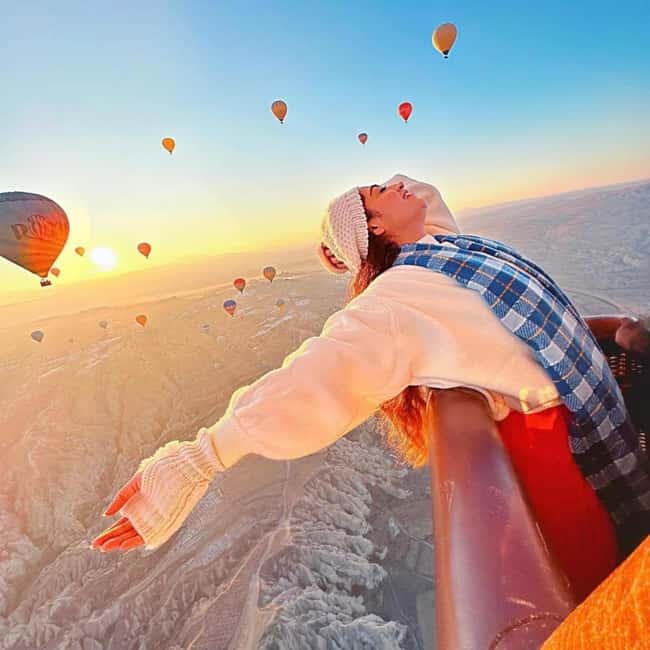 Immagine nº 3 di Cappadocia: Volo in mongolfiera all'alba di Göreme attività a Göreme, caricata dal fornitore